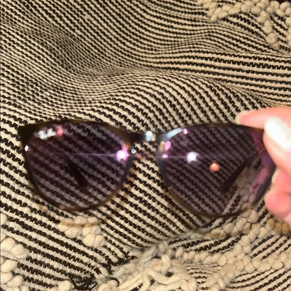 Kids Ray-Ban Tortoise ERIKA Shell Sunglasses with Tan Case - Picture 2 of 13